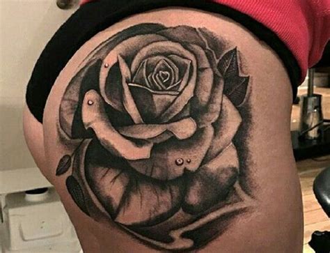 tatuajes en la nalga para mujeres grandes|Tatuajes en la nalga mujer grandes